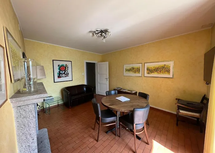 Ascona: Nostrana Apt. 1 דירה *